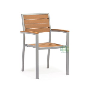 Plastikowe drewniane krzesła do jadalni